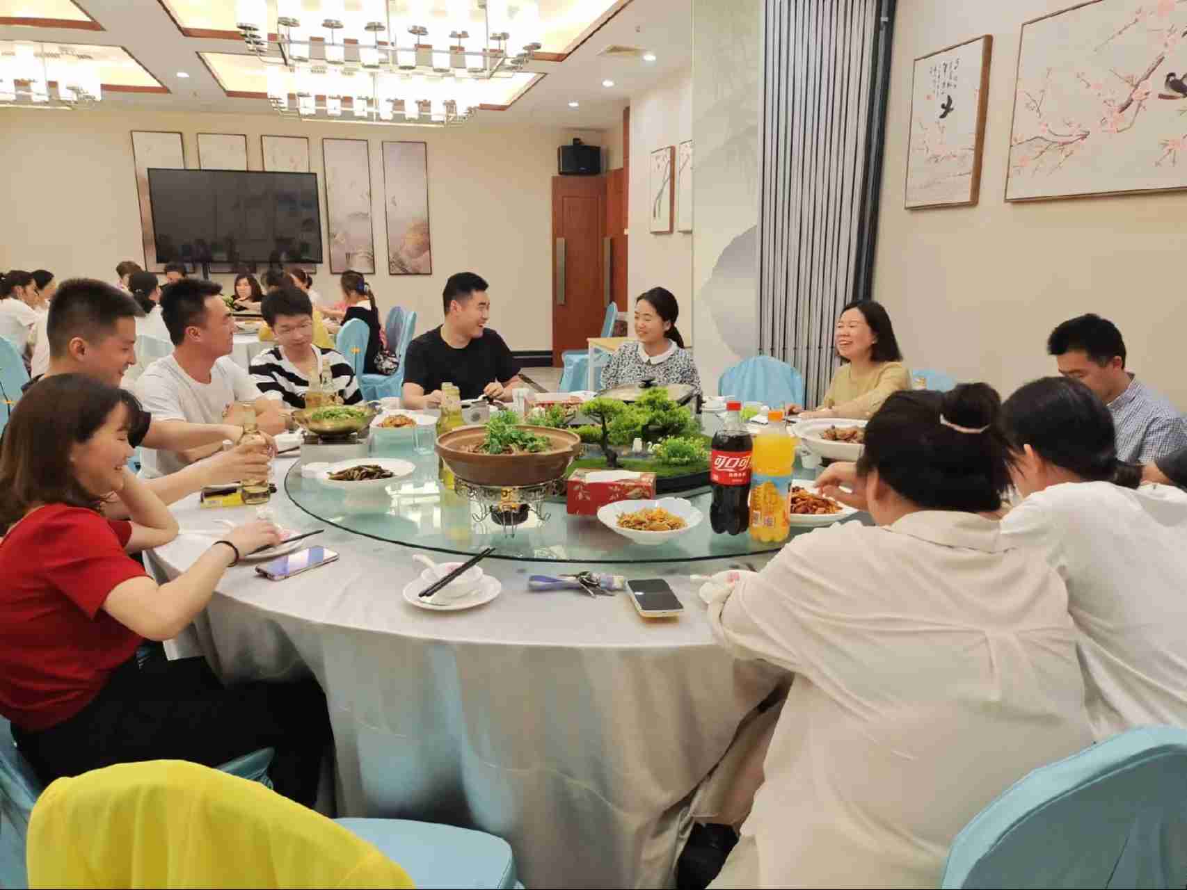 The company held a reunion dinner event